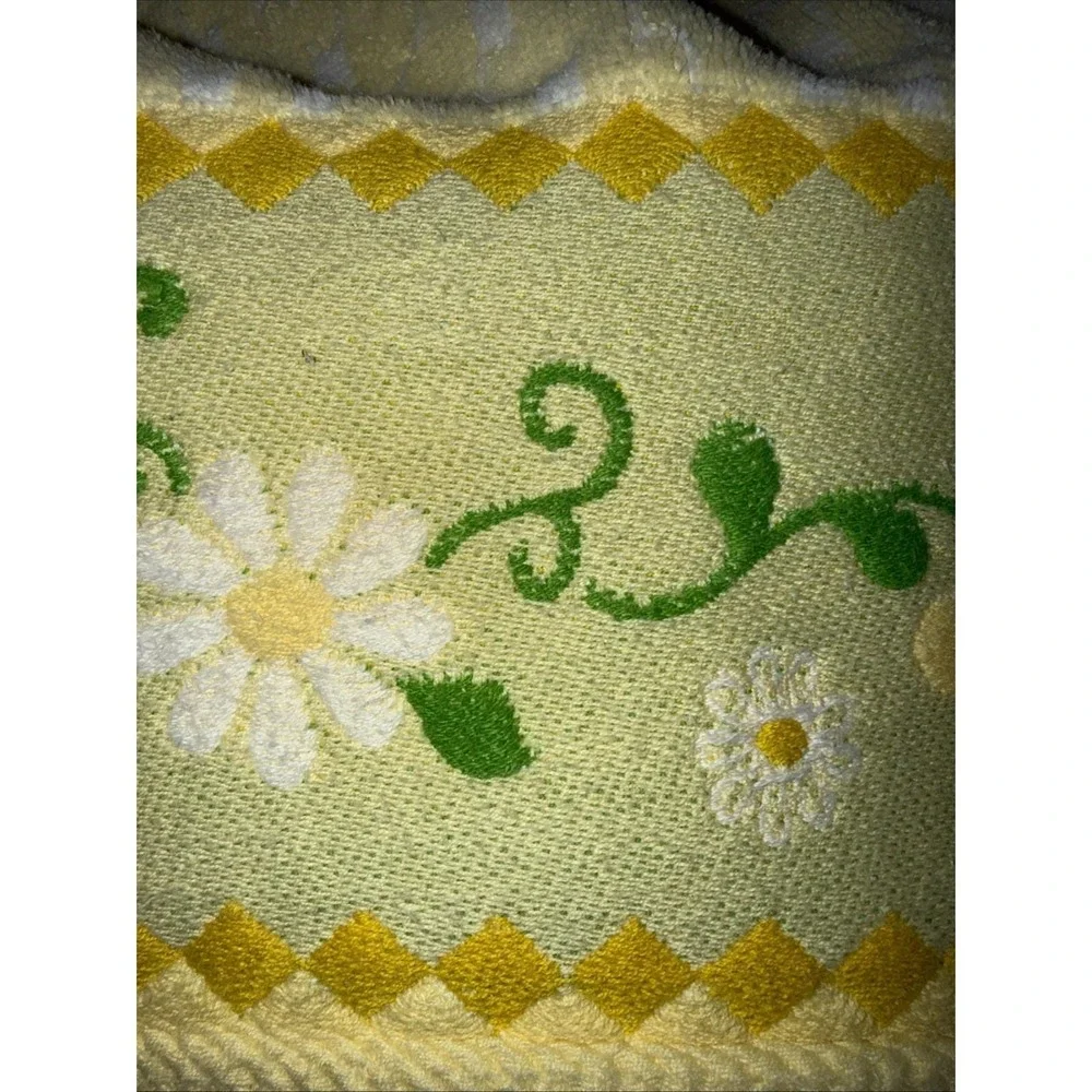 Vintage Classic Linen Bath‎ Towels Pair YellowGold Green Embroidered 5335